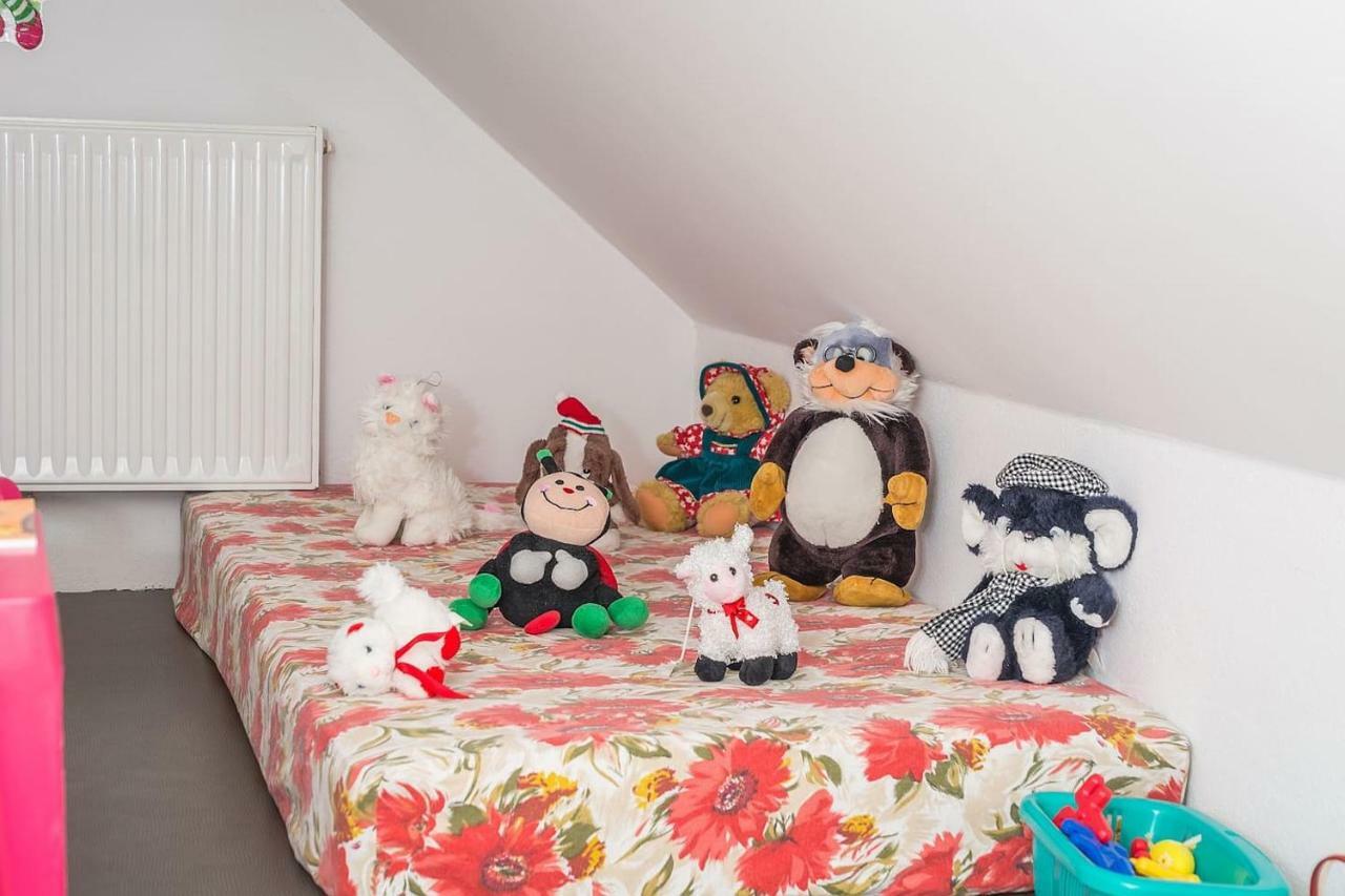 Apartma Ajda Komenda Екстериор снимка