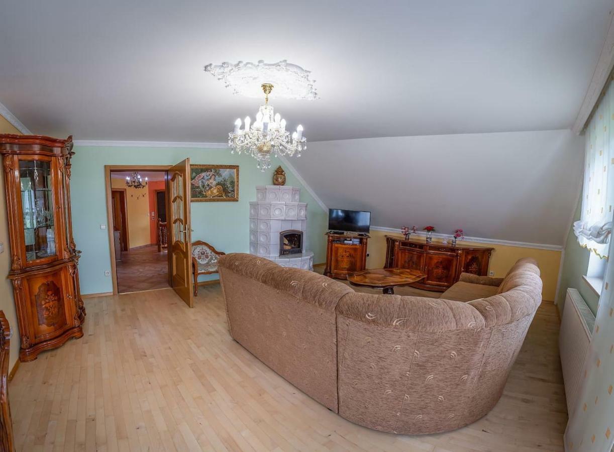 Apartma Ajda Komenda Екстериор снимка